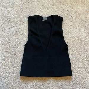 Dynamic Deep V Neck Crop Tank